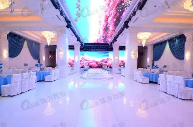 最浪漫的婚礼现场怎么布置？这些装了LED屏的酒店简直要上天！