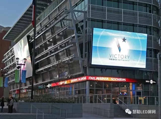 在LED透明屏的热潮中,LED灯条屏将何去何从? 在LED透明屏的热潮中,LED灯条屏将何去何从?