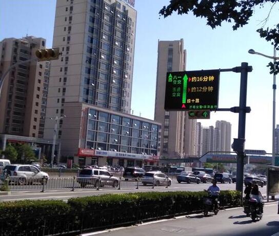 滴滴推出交通诱导屏 可精准算出到达时间! 滴滴推出交通诱导屏 可精准算出到达时间!