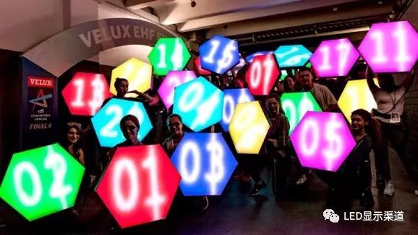 超酷炫技大法!舞台LED屏玩出新花样! 超酷炫技大法!舞台LED屏玩出新花样!