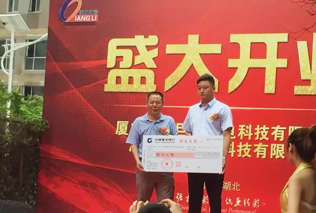 LED天幕、弧形屏、小间距……这家LED显示屏体验中心厉害了! LED天幕、弧形屏、小间距……这家LED显示屏体验中心厉害了!