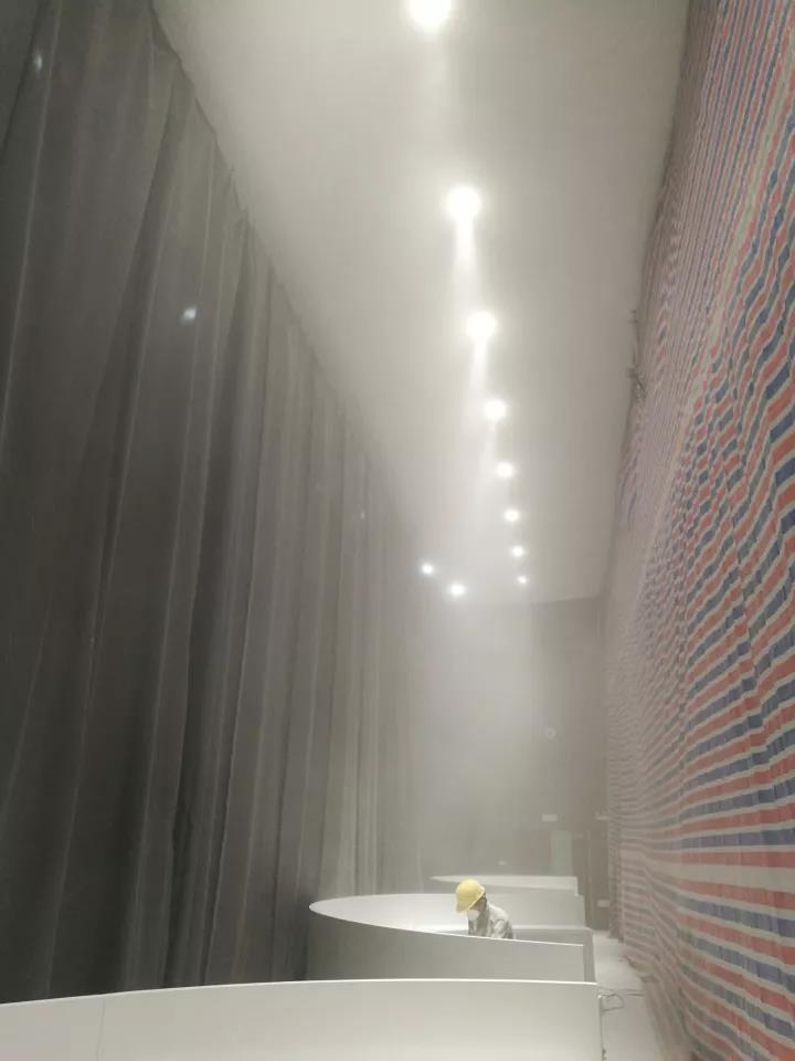 太帅了！世界最清晰的弧形LED屏落户中国深圳！