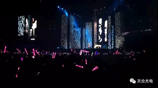 天合光电透明屏助力张惠妹演唱会 引燃“乌托邦” 天合光电透明屏助力张惠妹演唱会 引燃“乌托邦”
