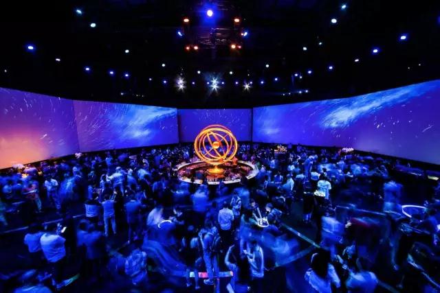 又一波LED舞台效果酷炫至极！简直要亮瞎了！