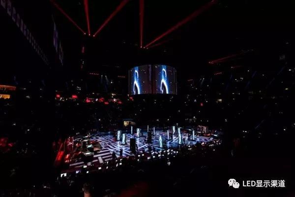 超酷炫技大法!舞台LED屏玩出新花样! 超酷炫技大法!舞台LED屏玩出新花样!