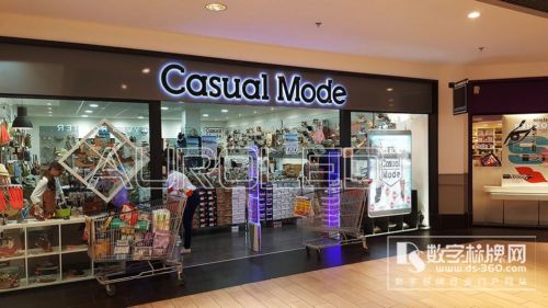 奥蕾达透明屏广告机  为Casual Mode连锁店打造酷炫观感体验！