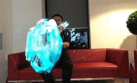 揭秘爆红的“老外玩中国风扇”：研发者为中国创业大学生！