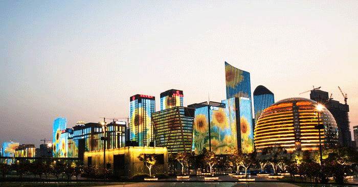 国庆中秋双节齐临 国强家兴九州共贺！让中国骄傲的LED屏你知道多少？