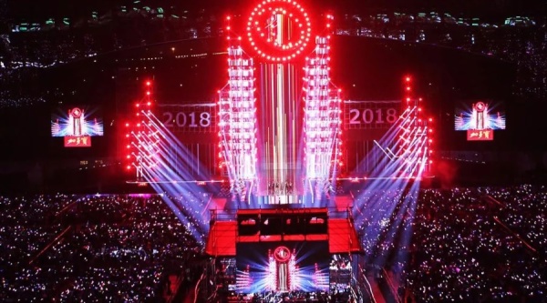 谁声势夺人？2018年三大卫视跨年晚会舞台PK！