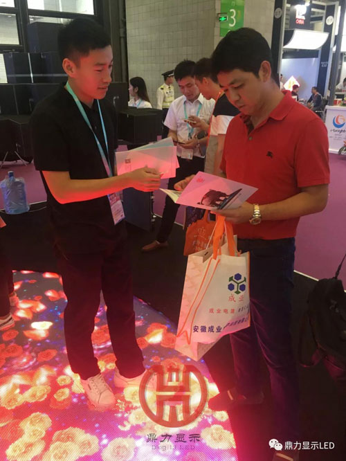鼎力显示 “三足鼎立，逐鹿世界 ” LED CHINA 2018·上海国际LED展盛会