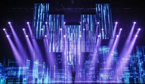 北京国际车展：全场冰屏霸屏 花式创意打擂