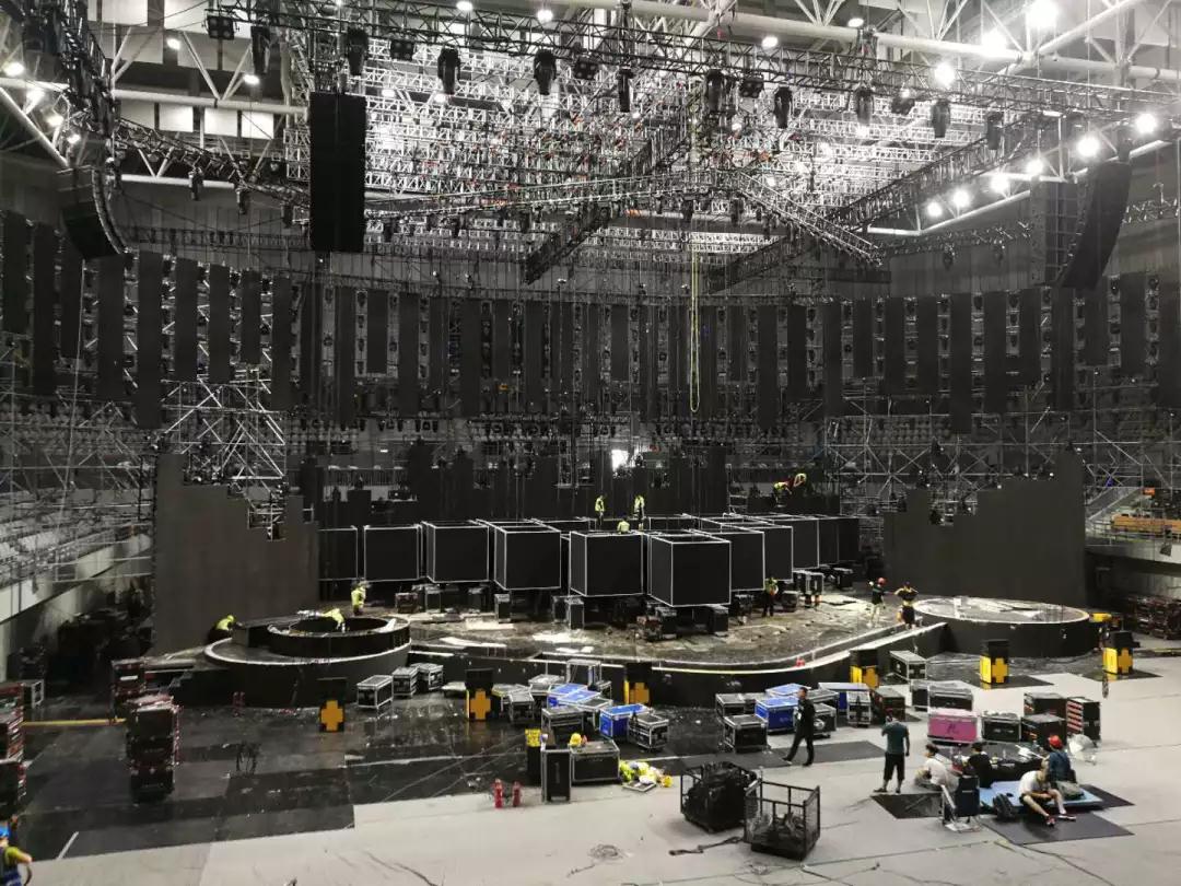 浙江卫视中国蓝十周年主题晚会 舞台设计让人点赞! 浙江卫视中国蓝十周年主题晚会 舞台设计让人点赞!