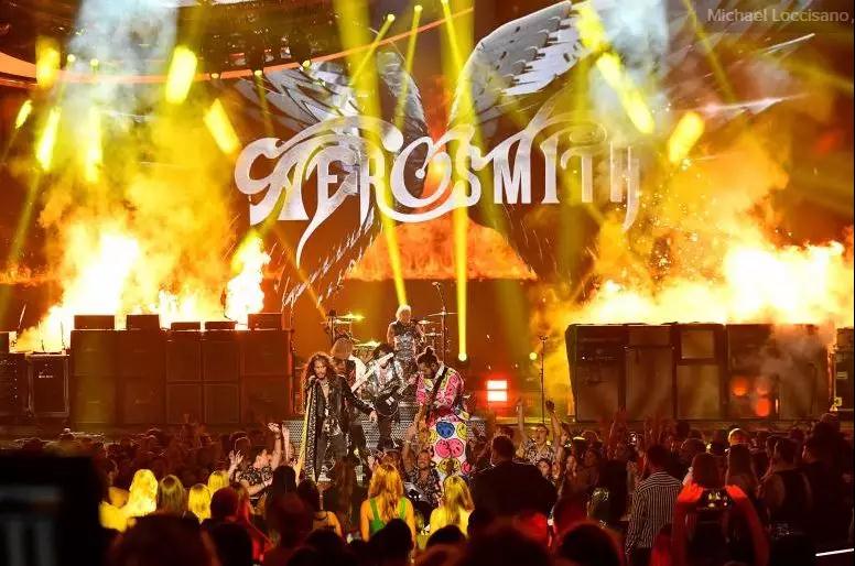 来这个颁奖典礼 看一场视觉奇观 来这个颁奖典礼 看一场视觉奇观