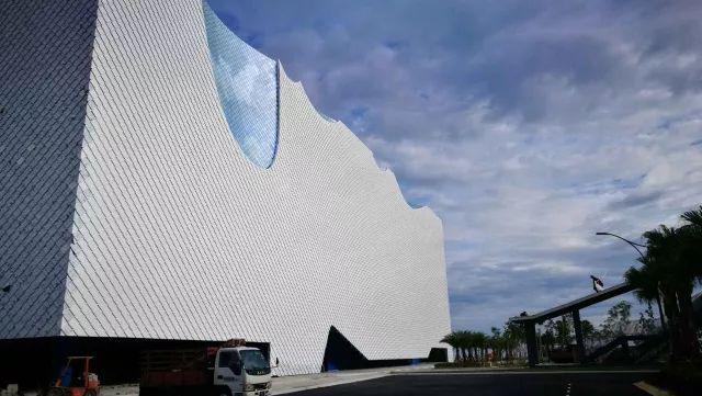 助力一带一路！1800㎡异形屏即将震撼亮相