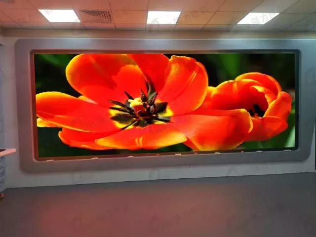 亮剑小间距，重新定义行业新标准！