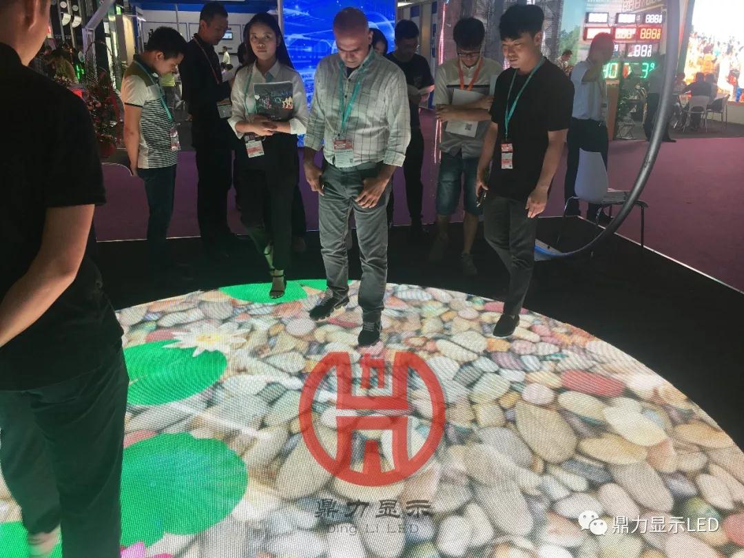 鼎力显示 “三足鼎立，逐鹿世界 ” LED CHINA 2018·上海国际LED展盛会