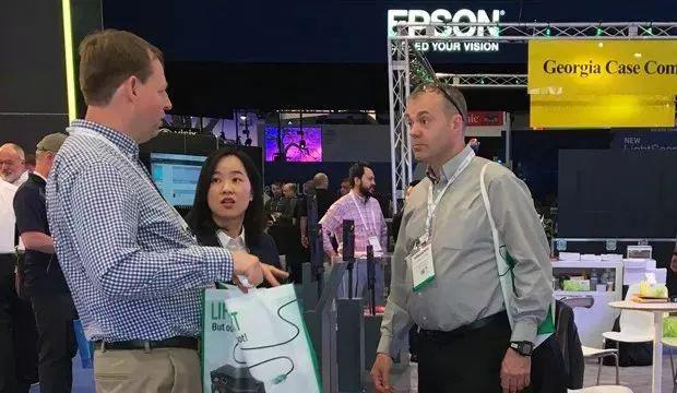 InfoComm USA！壹品首发透明屏国际玩法