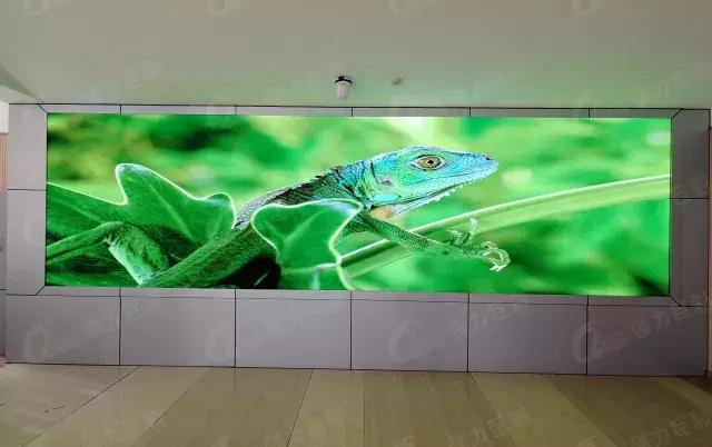 亮剑小间距，重新定义行业新标准！