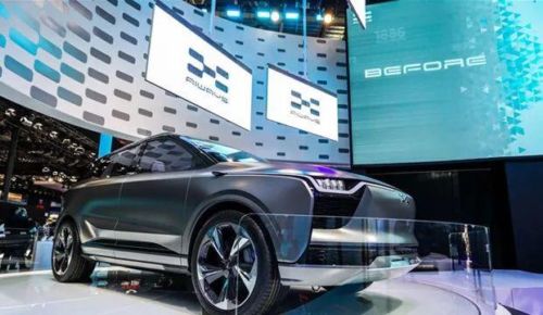 北京国际车展：全场冰屏霸屏 花式创意打擂