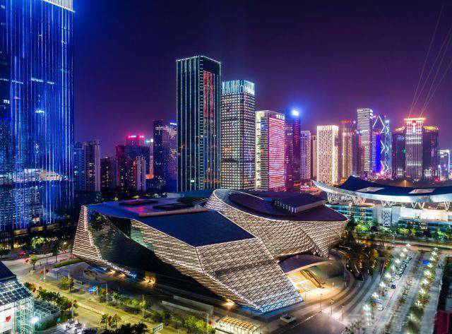 深圳灯光秀今晚上演！150万盏灯、43栋楼宇点亮夜空，最佳观秀地点在这里
