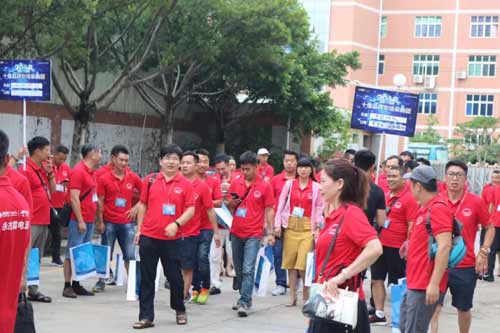 持续升温！慧聪LED显示屏行业十佳品牌专场采购团依旧在路上 实地走访考察年度十佳品牌企业