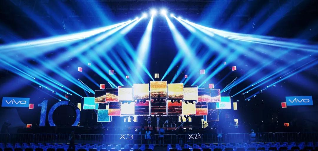 浙江卫视中国蓝十周年主题晚会 舞台设计让人点赞! 浙江卫视中国蓝十周年主题晚会 舞台设计让人点赞!