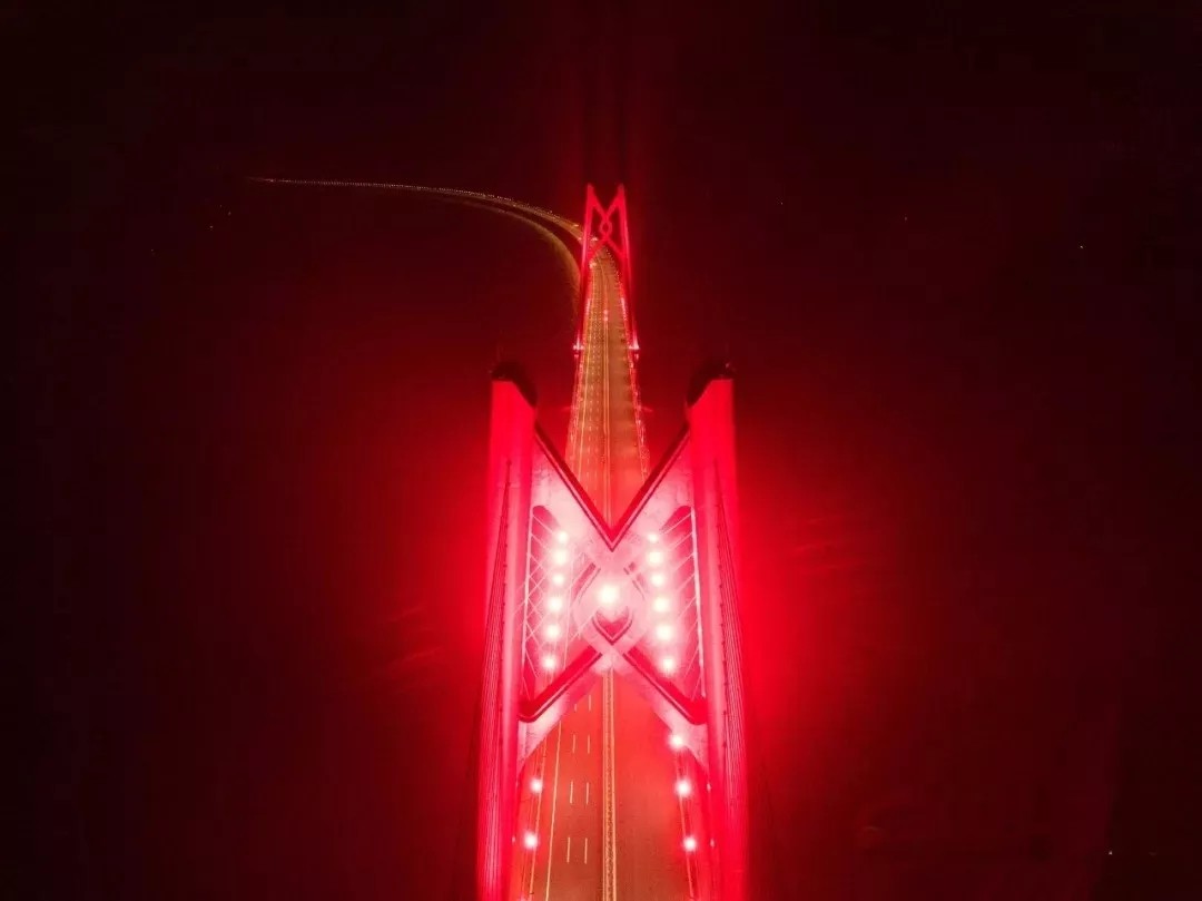 港珠澳大桥灯光效果图大曝光：彩色智能路灯惹眼！