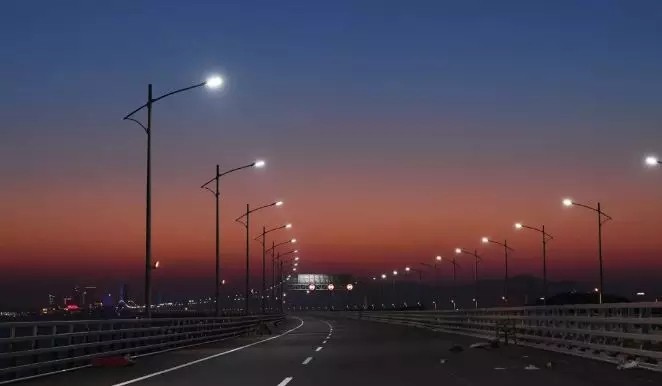 港珠澳大桥灯光效果图大曝光：彩色智能路灯惹眼！