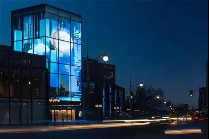 LED透明屏成城市景观亮化点睛之作