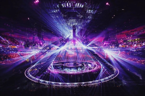 谁声势夺人？2018年三大卫视跨年晚会舞台PK！