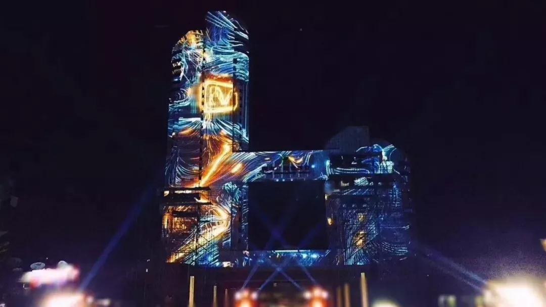 “芒果塔”激光秀点亮星城！全息投影爆火 LED屏舞美“一哥”地位难保？