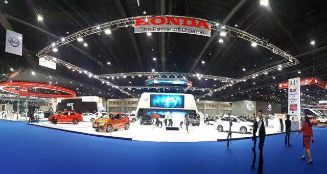 Dicolor视界杯：Led大屏风采驰骋车展