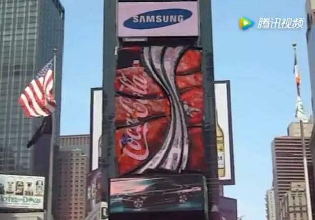 1760个LED屏柱打造会动的纽约时代广场大楼