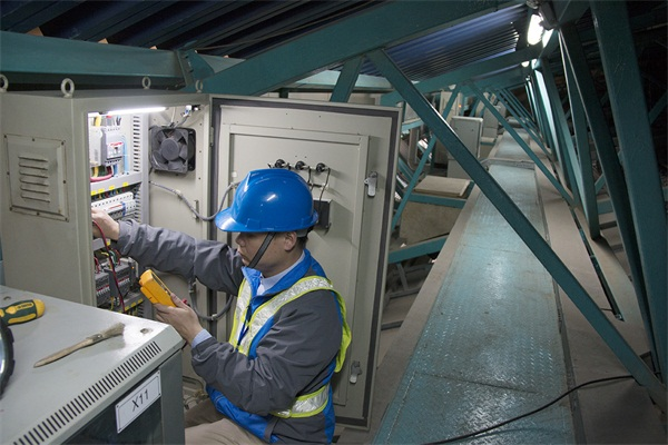 台达LED显示屏屏上春晚啦!你们发现了吗? 台达LED显示屏屏上春晚啦!你们发现了吗?