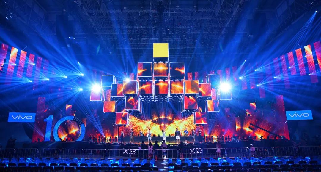 浙江卫视中国蓝十周年主题晚会 舞台设计让人点赞! 浙江卫视中国蓝十周年主题晚会 舞台设计让人点赞!