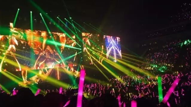 舞美大咖为何只选用侧发光LED透明屏？