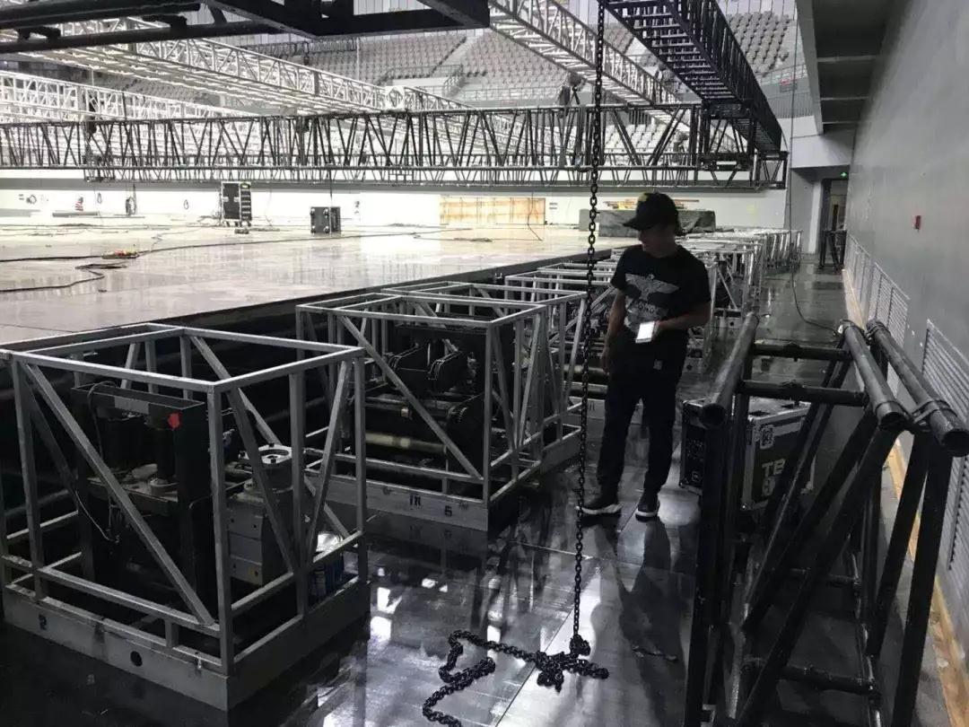 浙江卫视中国蓝十周年主题晚会 舞台设计让人点赞! 浙江卫视中国蓝十周年主题晚会 舞台设计让人点赞!