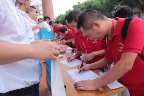 持续升温！慧聪LED显示屏行业十佳品牌专场采购团依旧在路上 实地走访考察年度十佳品牌企业