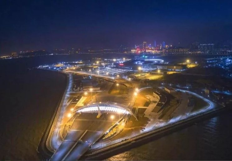 港珠澳大桥灯光效果图大曝光：彩色智能路灯惹眼！