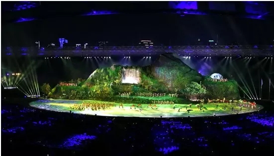 体育赛场秒变LED屏“Show”场 2018年可真是燃“炸”了