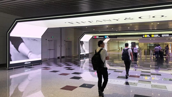 广州白云机场T2航站楼 国星光电就在您身边