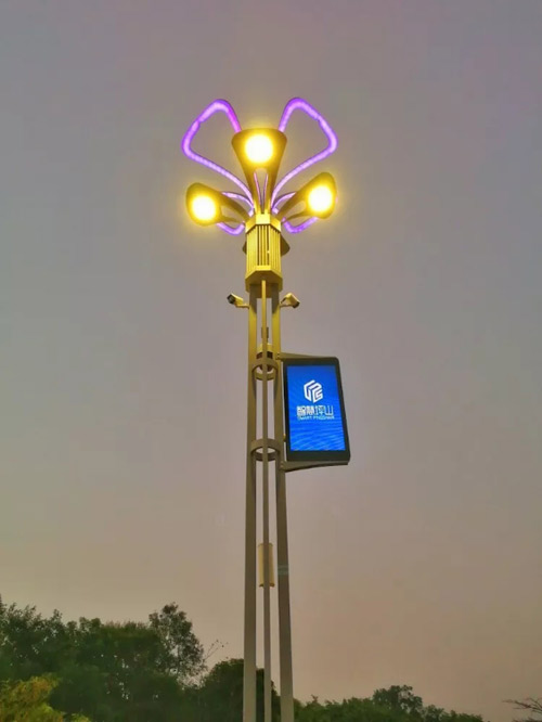 LED灯杆屏让深圳坪山市民体验何为智慧城市