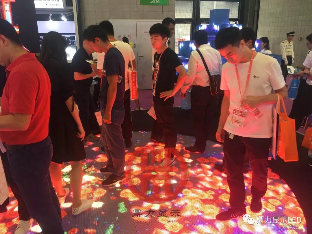鼎力显示 “三足鼎立，逐鹿世界 ” LED CHINA 2018·上海国际LED展盛会