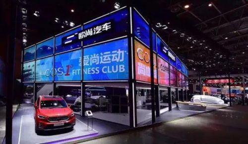 北京国际车展：全场冰屏霸屏 花式创意打擂