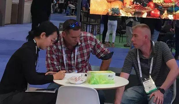 InfoComm USA！壹品首发透明屏国际玩法