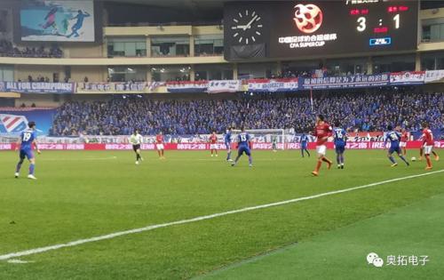 奥拓电子携手LED显示屏再次见证“超级杯”