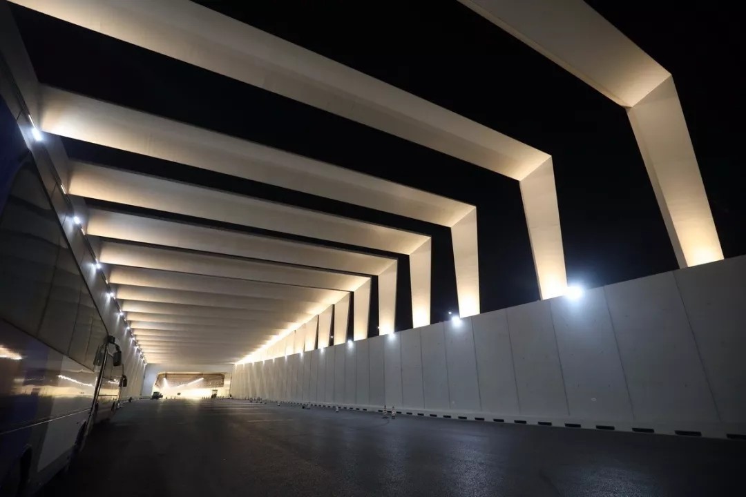 港珠澳大桥灯光效果图大曝光：彩色智能路灯惹眼！