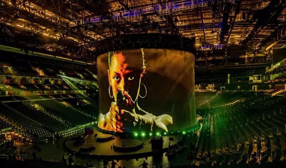 大吉大利 今晚吃鸡！在超大LED显示屏上“吃鸡” 是种什么样的体验