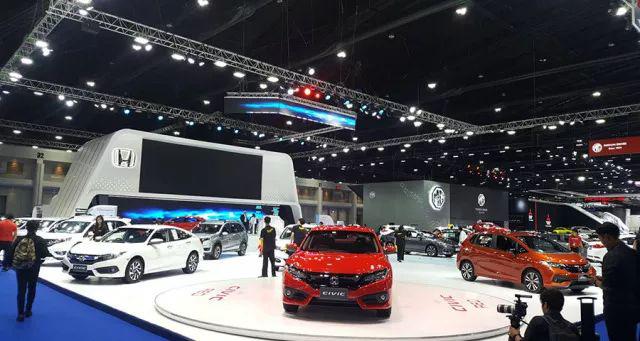 Dicolor视界杯：Led大屏风采驰骋车展