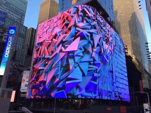 异型屏新高度！美国哥伦布惊现高达4米巨型人头雕塑